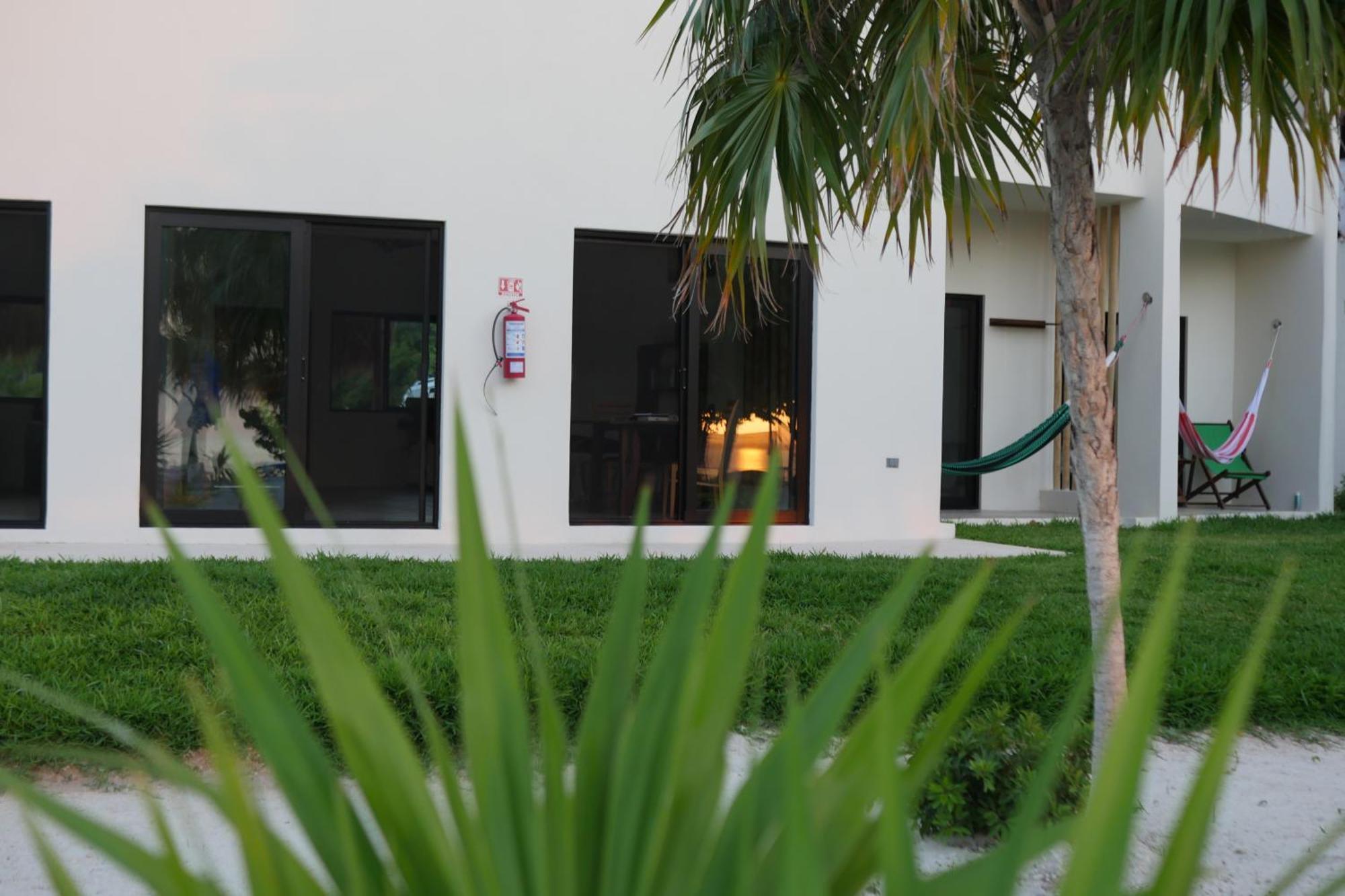 Ikarus Costa Mujeres Eco Lodge Sunset View Cancun Bagian luar foto