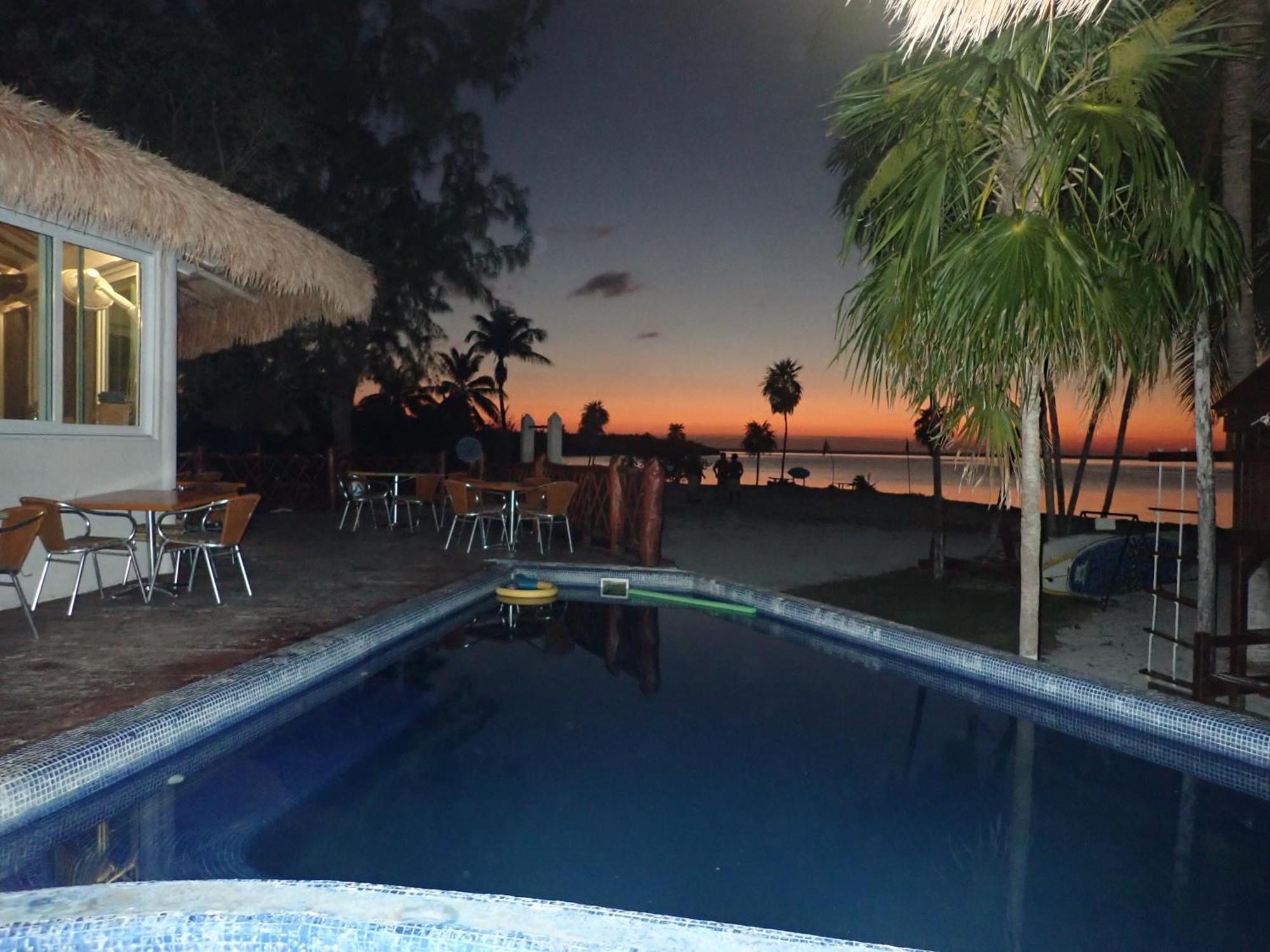 Ikarus Costa Mujeres Eco Lodge Sunset View Cancun Bagian luar foto